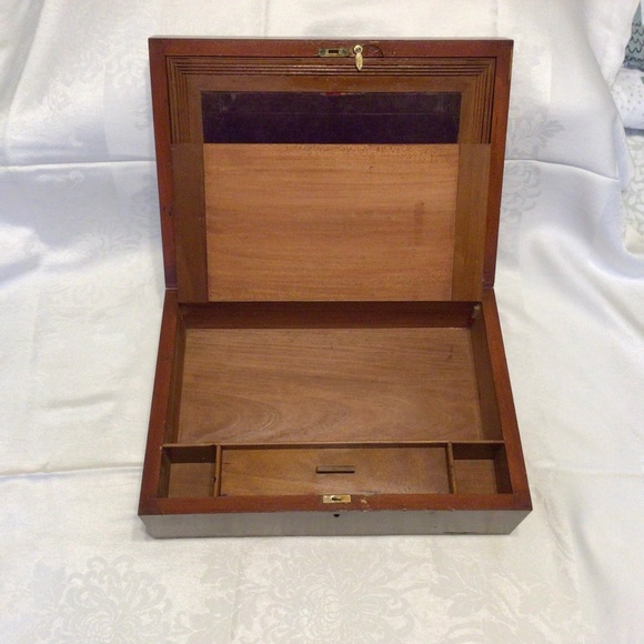 Burled veneer 19th century lap desk. - Picture 8 of 11